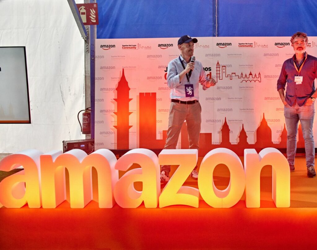 Amazon Carlos Valdes